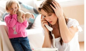 Woman-on-phone-with-child-008